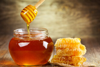 f09f909dde ziua albinei la muzeul satului este targul mieriif09f8daf sunt 5 zile de dulce care nu expira cu miere adusa de apicultori din toata tara 6a0ea0d0902ec