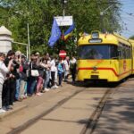 foto bucurestiul si a scos tramvaiele de poveste la plimbare parada tramvaielor tocmai a inceput si e gratis sa te urci daca prinzi vreun loc 6a1c097b1ba0f