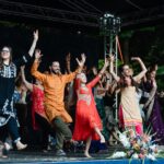 foto f09faab7 maze karo festivalul namaste e in iunie la bucuresti gradina botanica se umple de sari henna yoga dans ca n serialele bollywood si sesiuni de meditatie 6a194a5a8d937