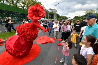 foto nou concurs pentru west side flower fest ce primeste cine ghiceste un nou invitat secret de la festivalul florilor din parcul drumul taberei 6a0ea0c88da3d