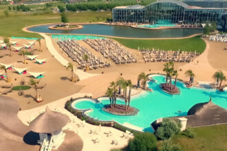 incepe sezonul de bronzat la therme bucuresti f09f8f96efb88f cea mai mare plaja urbana din europa se redeschide in weekend 6a1990aa54d2c