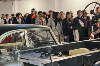 muzeul tehnic a pregatit un program electric la noaptea muzeelor vine si robotul artemis f09fa6be ca sa l cunoasca pe batranul calculator romanesc cifa 102 6a10724b27cf2