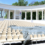 teatrul de vara din parcul bazilescu prinde contur au fost montate scaunele pentru viitorul spatiu cultural 6a0e9c7b04377