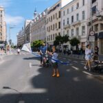 avem strazi deschise pe calea victoriei care va fi pietonala doua zile vor fi dezbateri si discutii despre arhitectura prezentarea aplicatiei safe vibes si atelier de pictura 6a22a0f88980b