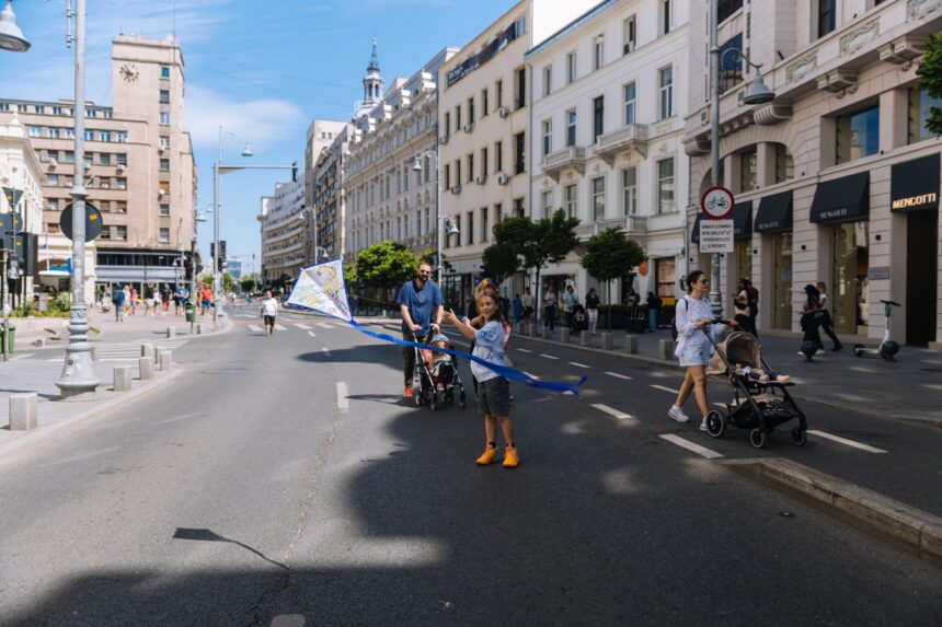 avem strazi deschise pe calea victoriei care va fi pietonala doua zile vor fi dezbateri si discutii despre arhitectura prezentarea aplicatiei safe vibes si atelier de pictura 6a22a0f88980b