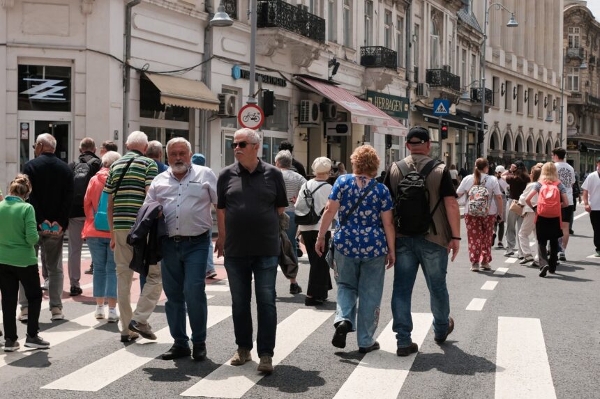 batrane masini oltcit vin in weekend pe calea victoriei la strazi deschise pmb anunta programul complet cu tot cu dezbatere despre viitorul bucurestiului 6a33a6858f6fc