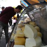 branzeturi proaspete rosii castraveti patrunjel si ceapa verde la piata volanta amzei producatori locali sunt aici cu produse de vineri pana duminica 5d6711b7