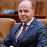 alexandru muraru pnl grindeanu s a uitat la sondaje si a zis daca romanii nu ma vor atunci dau foc tarii 6a54d41174193
