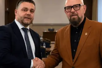 alianta surpriza la capitala piedone a batut palma cu ciprian ciucu promite ca nu va candida la urmatoarele alegeri si ii acorda sprijin in consiliul general 6a60e9c77d32a