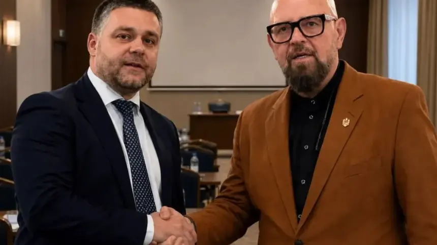 alianta surpriza la capitala piedone a batut palma cu ciprian ciucu promite ca nu va candida la urmatoarele alegeri si ii acorda sprijin in consiliul general 6a60e9c77d32a