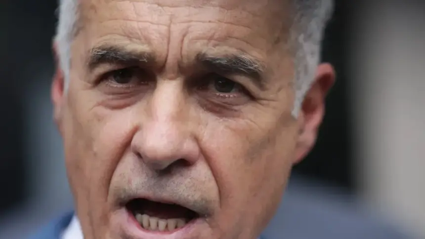 anca alexandrescu pusa la zid de o sustinatoare a lui calin georgescu doamna general nu este frumos sa furati munca altuia de la ce a pornit disputa 6a5e8f9d72f25