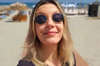 atac dur la adresa dianei buzoianu un sociolog o acuza ca zambeste in timp ce litoralul se prabuseste pune bomboana pe coliva turismului romanesc 6a5bb4982e2e1