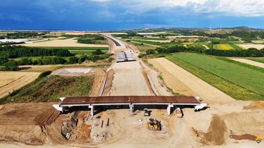 autostrada transilvania lotul biharia chiribis ar putea fi deschis cu cinci luni inainte de termen 6a5498e96d549