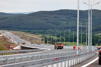 bolojan peste 40 km din autostrada transilvania intre cluj si zalau vor fi deschisi pana la 1 decembrie 6a5386b0a2b59