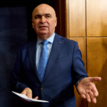 bolojan se tine legat cu lanturi de scaunul de la palatul victoria desi a fost demis de aproape trei luni 6a64d7a1585fc