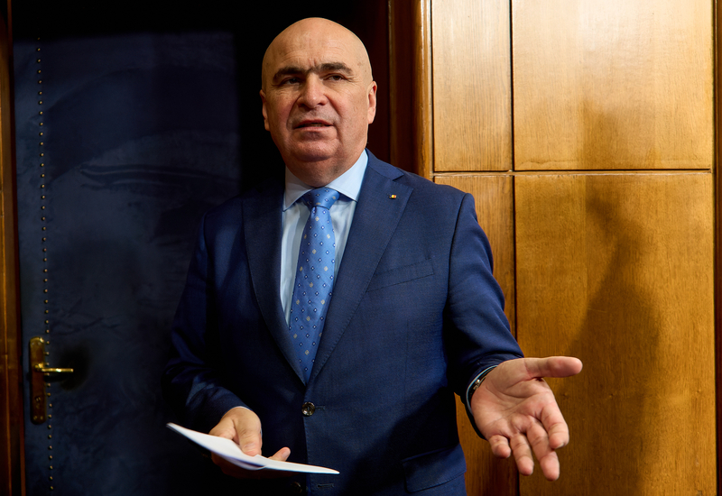 bolojan se tine legat cu lanturi de scaunul de la palatul victoria desi a fost demis de aproape trei luni 6a64d7a1585fc