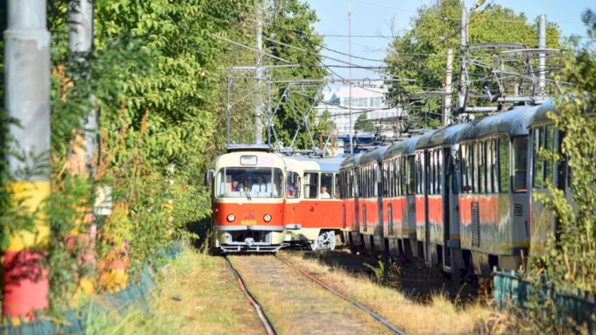 bucurestenii isi iau la revedere de la tramvaiele tatra in acest weekend stb extinde programul de circulatie al batranelor vehicule pe linia 7 in cadrul festivalului 6a57af86aadca