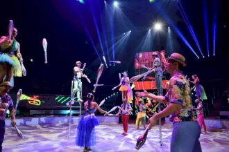 circul metropolitan bucuresti aduce acrobati si artisti in acest weekend la veranda mall f09f8eaa bucurestenii sunt invitati la un mini spectacol gratuit 9e5b1895