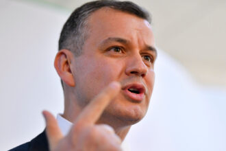 eugen tomac despre legea salarizarii riscam sa pierdem cei peste 770 de milioane de euro d15a5d8c