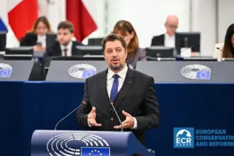 europarlamentar claudiu tarziu am cerut comisiei europene datele exact pe care s a bazat cand a interzis exportul de oi din romania 6a6cf65724a7d