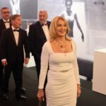 expozitia nadia comaneci drumul catre perfectiune va fi la bucuresti la 50 de ani de la primul 10 olimpic performantele gimnastei pot fi admirate la arhivele nationale 6a4fb876d7761