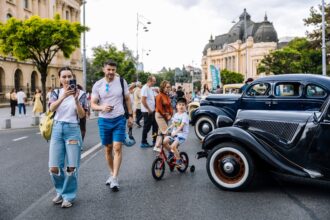 expozitie cu 25 de automobile trabant pe calea victoriei si tur ghidat in cadrul strazi deschise programul din weekendul 4 5 iulie 6a4750f741ef1