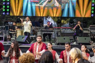 festivalul strada armeneasca este in acest weekend pe scena amenajata in gradina botanica vor urca bosquito subcarpati byron si artisti din armenia cf0daa3c