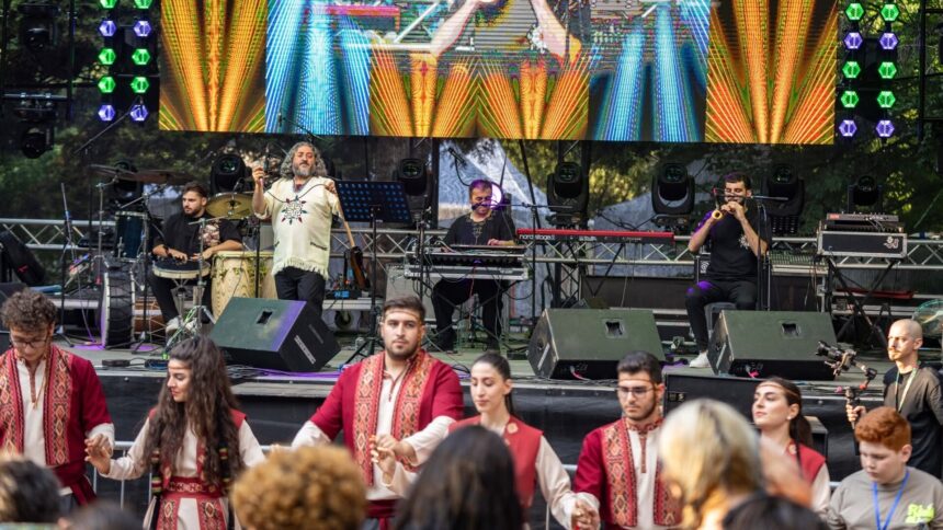 festivalul strada armeneasca este in acest weekend pe scena amenajata in gradina botanica vor urca bosquito subcarpati byron si artisti din armenia cf0daa3c