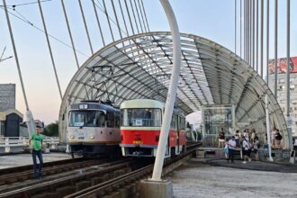 fotof09f9a8aprima zi de la festivalul tatra unde iubitele tramvaie fac ultimele calatorii drumurile continua si azi cand participantii vor avea parte de o surpriza f37e7db0