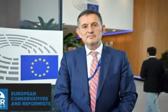 gheorghe piperea dupa ce s a dezvaluit ca dan sucu dadea note informative la securitate unul dintre stalpii mediului de biznis romanesc 6a6a2daa0e0c6