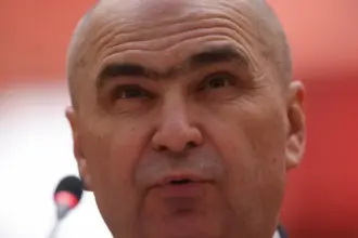 ilie bolojan cand esti premierul romaniei e greu cu programarea de concedii as putea sa lipsesc poate o zi sau doua poate la un final de saptamana 38d45b6e