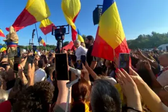 in timp ce trantorul george simion sta tolanit la plaja in italia calin georgescu ridica partidul aur simion trebuie sa plece 6a6653582585c