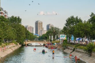 incepe dambovita apa dulce plimbari gratuite cu barca caiacul sau canoele de acum si pana in octombrie modificari de ultima ora si precizarile pmb despre mizeria din rau 6a6cb9813c49d
