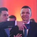 lui grindeanu ii sta bine in rolul de popa prostu mai baga o fisa cu nazare in speranta ca va obtine o majoritate 6a67b79a0d74f