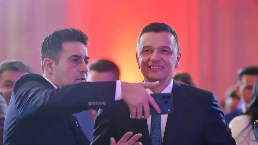 lui grindeanu ii sta bine in rolul de popa prostu mai baga o fisa cu nazare in speranta ca va obtine o majoritate 6a67b79a0d74f