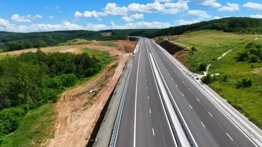 melcul de la transporturi primii kilometri de autostrada deschisi in 2026 din cei 250 de kilometri promisi video 6a68c99739b15