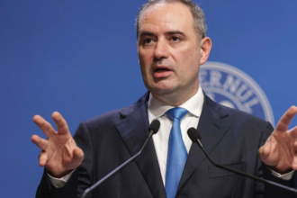 nazare ii raspunde indirect lui citu romania nu se prefinanteaza si nu accelereaza imprumuturile miza ratingului de tara 6a50beb68a043