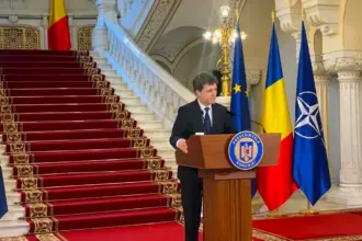 nicusor dan face dezvaluiri despre agenda pe care o foloseste zilnic mai deseneaza si copiii prin e 6a5a734552fa8