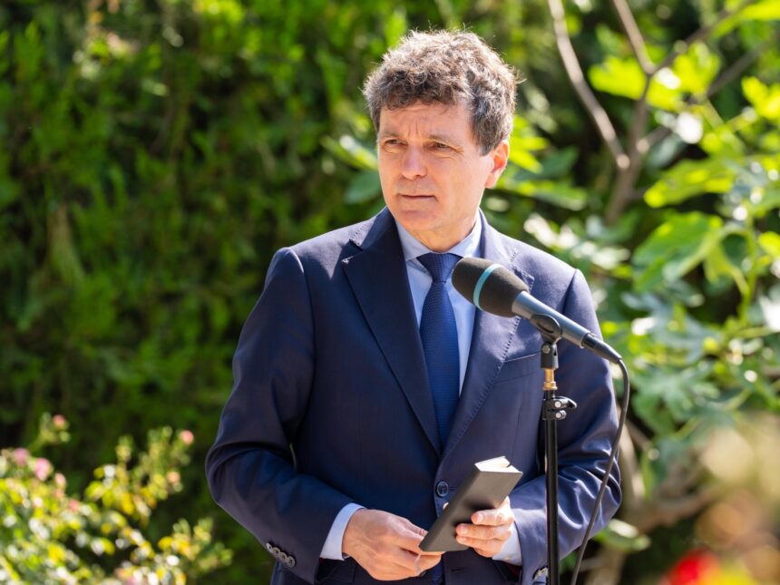 nicusor dan va participa la paris la reuniunea coalitiei de vointa pentru ucraina si la ceremoniile de ziua nationala a frantei 6a52149c6ac96