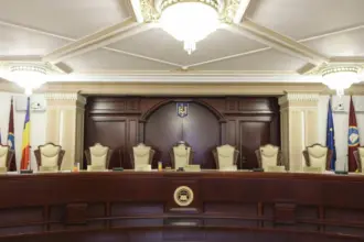 o initiativa legislativa a cetatenilor trece testul la curtea constitutionala se poate modifica legea invatamantului superior 6a575b156f132