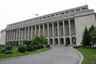 palatul victoria va fi iluminat in albastru pentru a marca ziua mondiala a traficului de persoane 6a6b6eee26df1