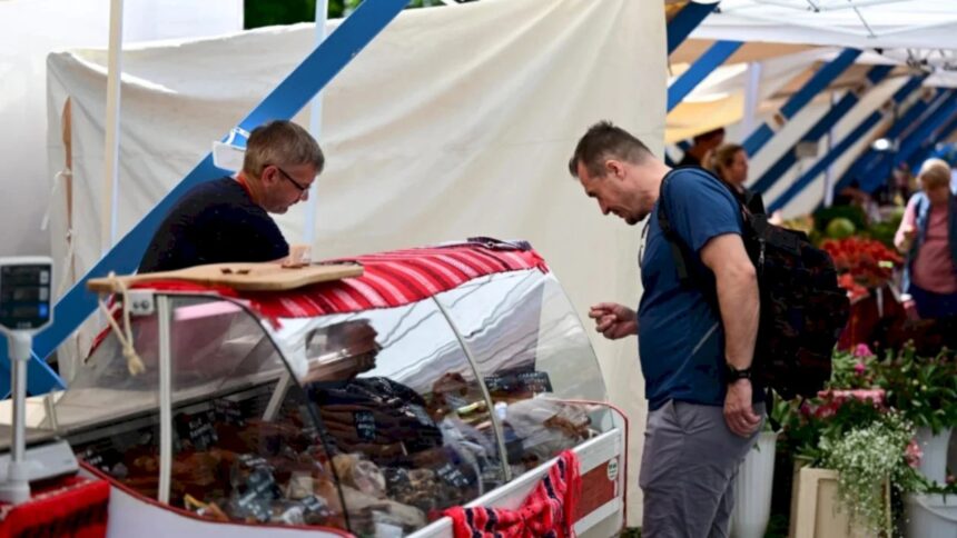 piata volanta isi schimba adresa si in acest weekend f09fab90 tarabele cu zmeura visine afine si alte bunatati se muta la romana pe strada tache ionesc 33de20ea