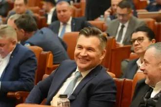 platforma liberal conservatoare din pnl deputatul ionut stroe exclus sa apara un nou grup parlamentar sau partid un guvern minoritar sustinut de aur ar deveni captiv 6a5a09a099b15