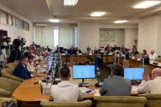 premiera dupa 1989 primarii din toata tara isi vor putea delega semnatura pe autorizatiile de construire si certificatele de urbanism modificarea a trecut ultimul test politic inaintea votului fina 6a68c29040460