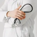 psd acuza guvernul bolojan ca a lasat spitalele fara oameni de la nepasare la panica in doar 48 de ore 6a68ef16cd45b