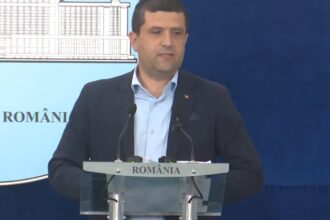 radu miruta publica factura si dezvaluie cat a costat concediul in care a plecat cu familia tulbur apele celor mufati la banul public 6a6317c5d3cfe