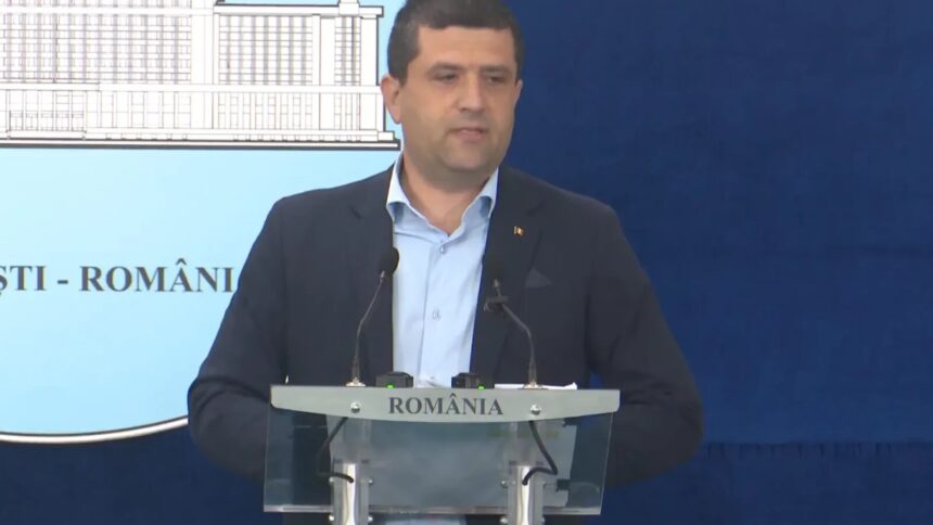 radu miruta publica factura si dezvaluie cat a costat concediul in care a plecat cu familia tulbur apele celor mufati la banul public 6a6317c5d3cfe