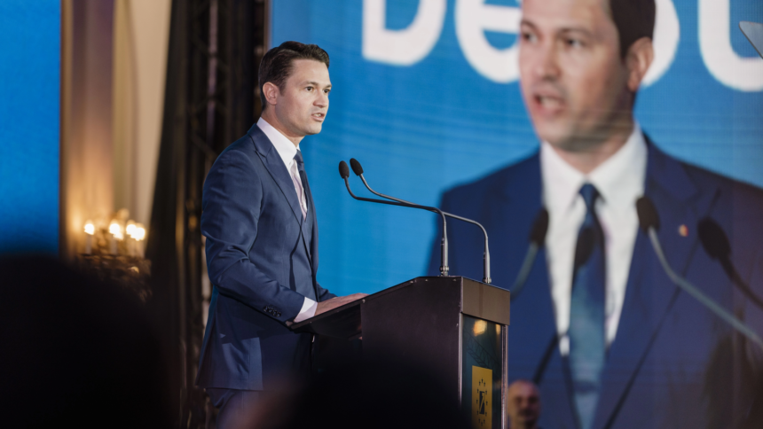 robert sighiartau legea salarizarii nu va reduce veniturile bugetarilor liderul pnl acuza sindicatele de legaturi cu psd 6a69bac883601