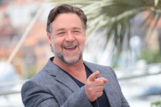 russell crowe si trupa lui canta anul viitor la bucuresti urca pe scena de la sala palatului pe 28 mai cat costa biletele 8f5bd0f6
