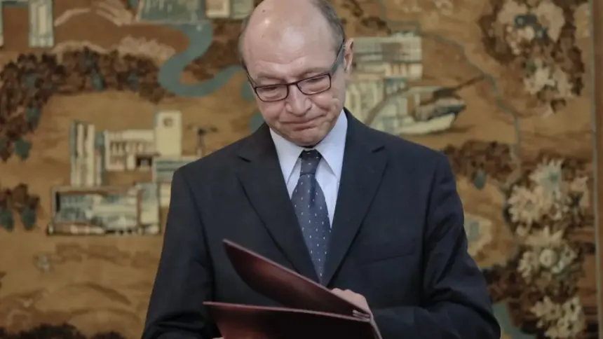 solutia lui traian basescu la atacurile cu drone din romania sa negociem cu ucrainenii sa nu se mai joace cu dronele 6a650afe5be52
